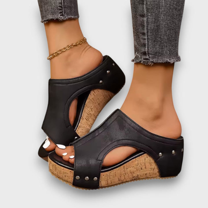 Raya – Wedge Sandals with Cut-Out Design