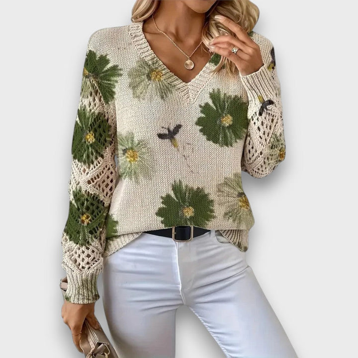Aurelia – Elegant Sweater with Floral Design