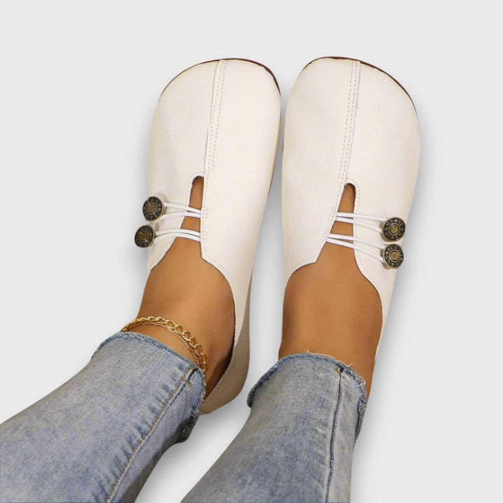 Alina – Classic moccasins with button detail
