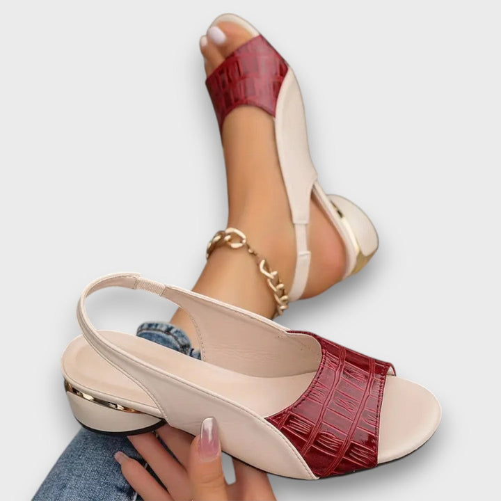 Davinya – Elegant sandals with textured design