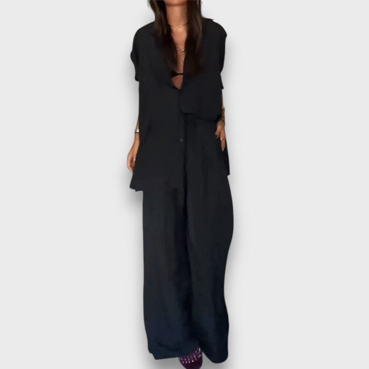 Inaya – Two-Piece Set with Modern Ease