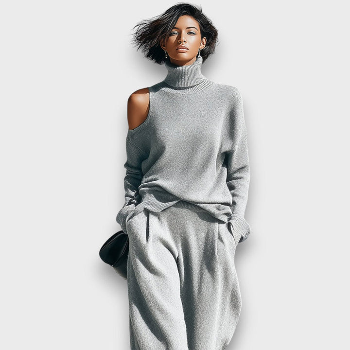 Narella – Modern Knitting Set with Cut-Out Detail