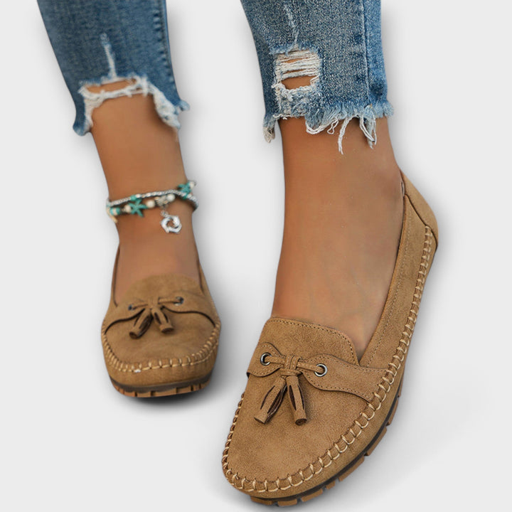 Emelie – Classic Moccasins in Modern City Style
