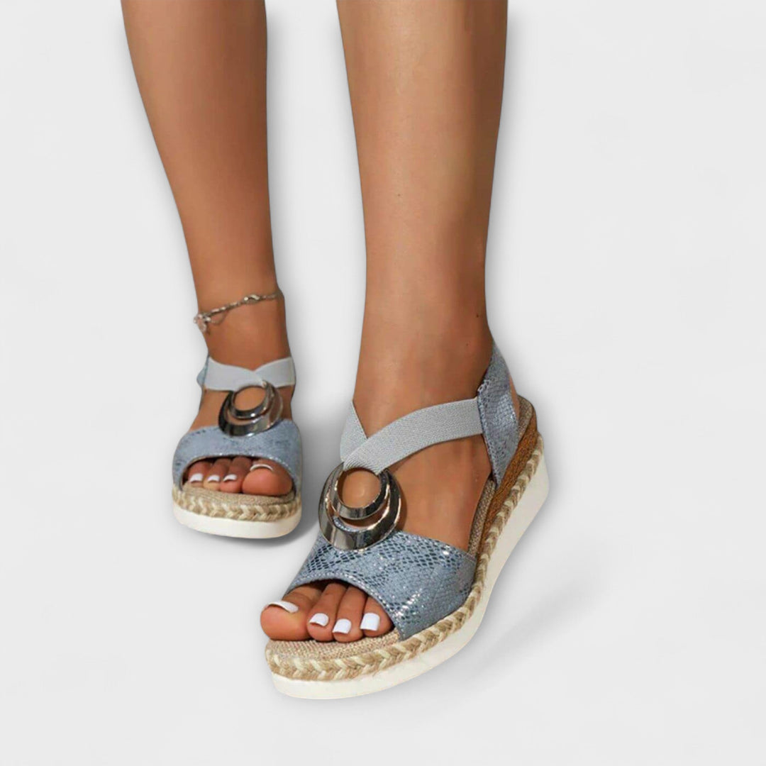 Soraya – Comfortable sandals with a feminine silhouette