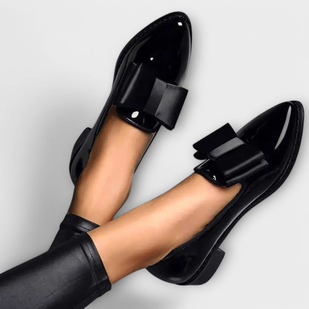 Maribel – Gloss Loafers with Bow Detail