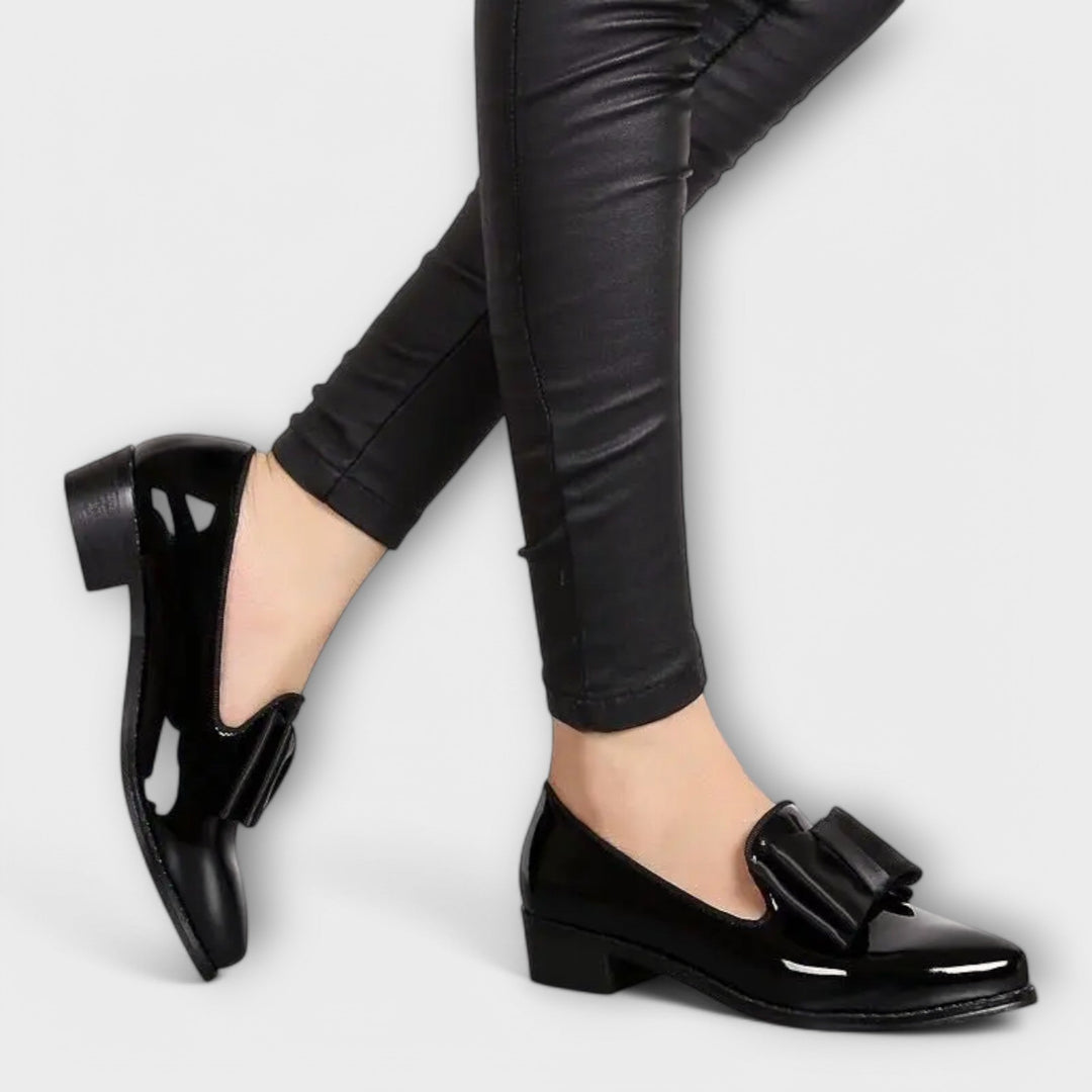 Maribel – Gloss Loafers with Bow Detail