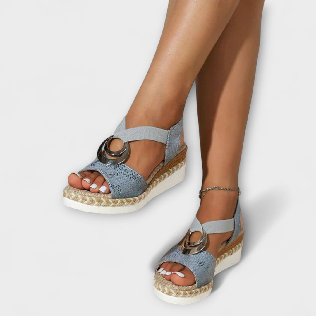 Soraya – Comfortable sandals with a feminine silhouette