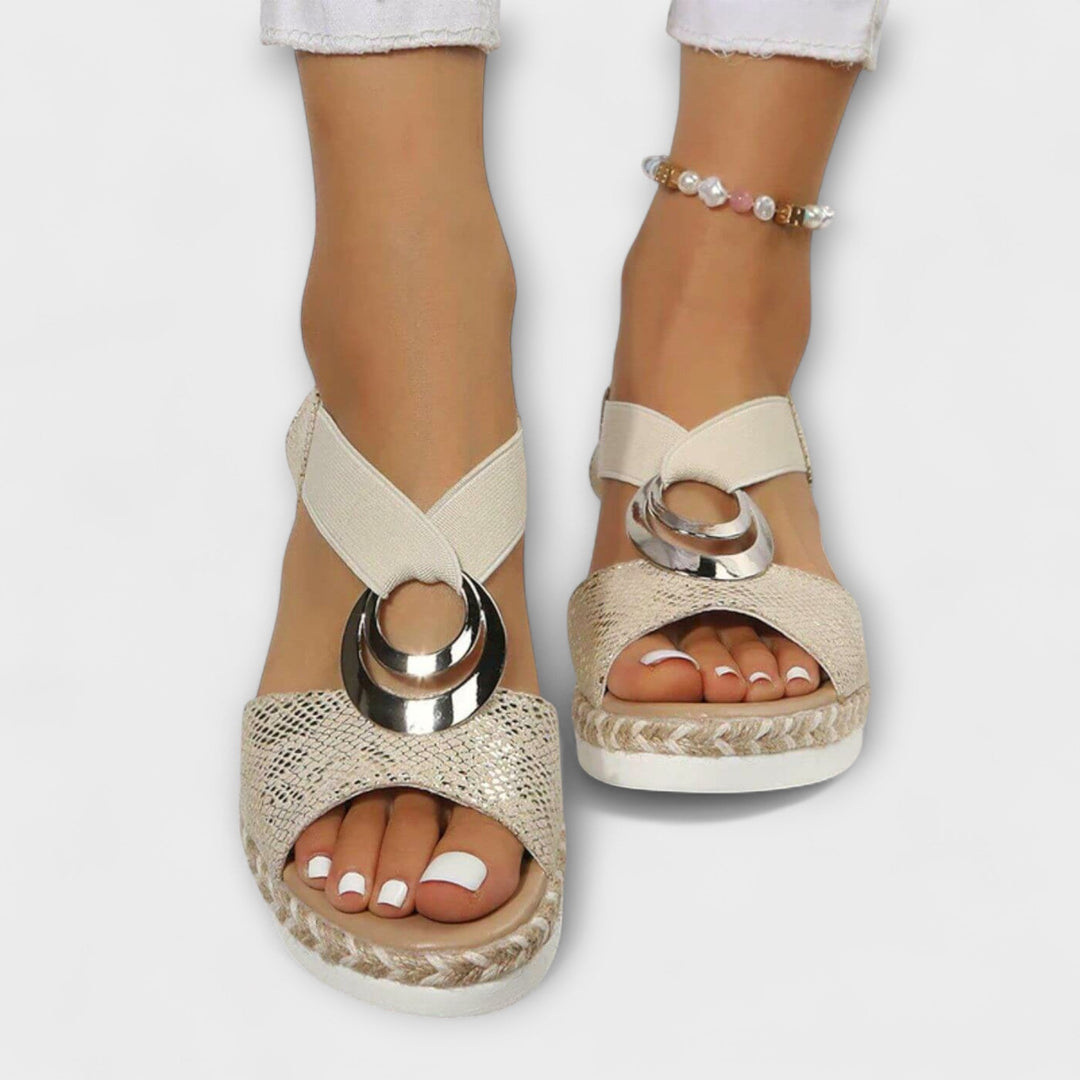 Soraya – Comfortable sandals with a feminine silhouette