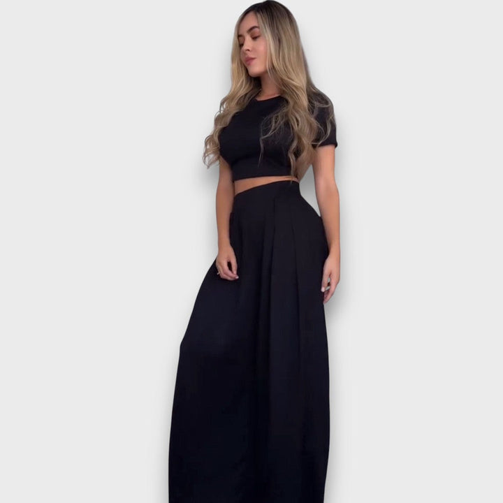 Andrea – Casual Set with Short Top