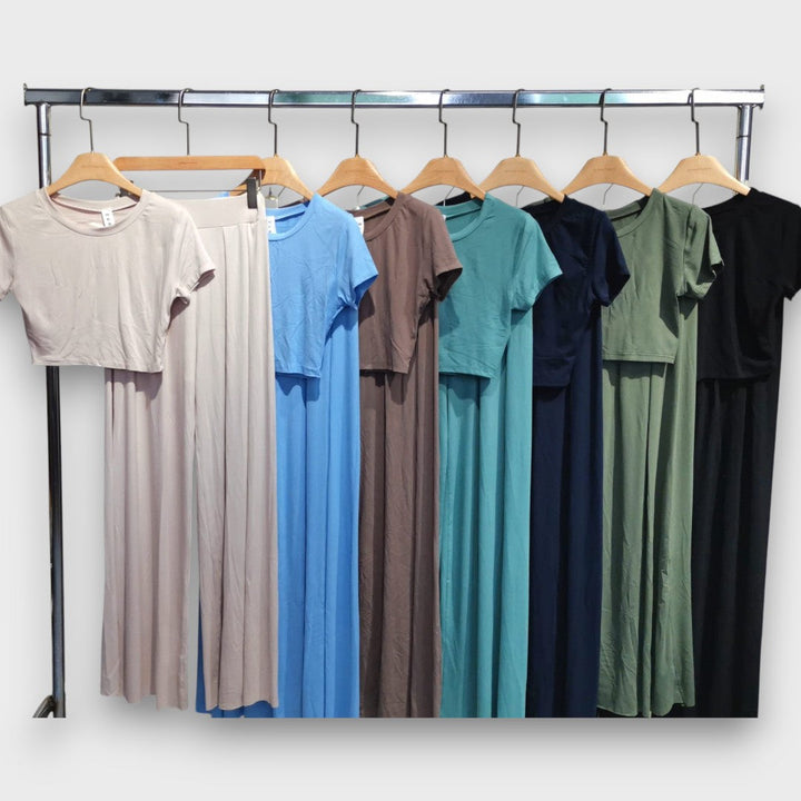 Andrea – Casual Set with Short Top