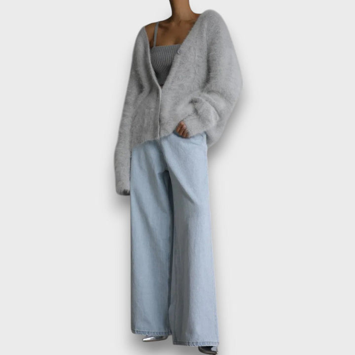 Laria – Cozy Cardigan with Classic Cut