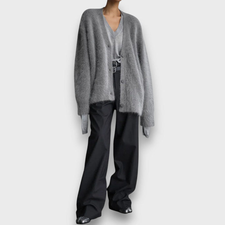 Laria – Cozy Cardigan with Classic Cut