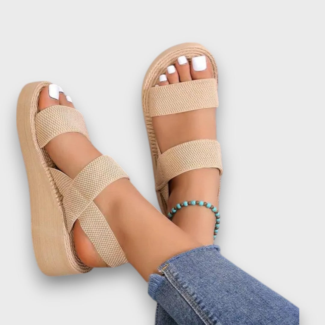 Aneira – Platform sandals with effortless elegance