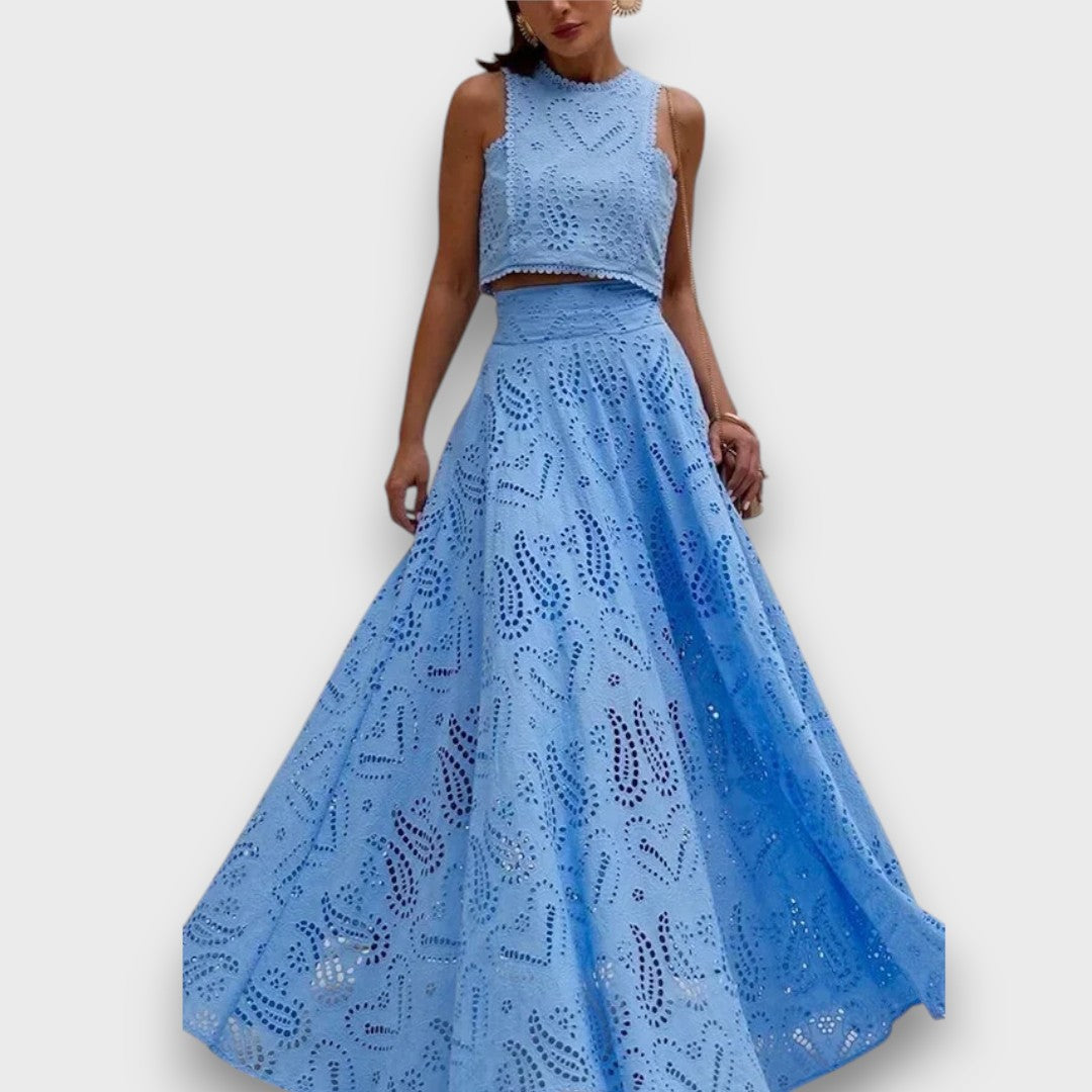 Lysara – Two-Piece with Cut-Out Romance