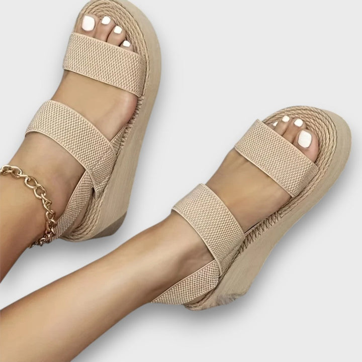 Aneira – Platform sandals with effortless elegance