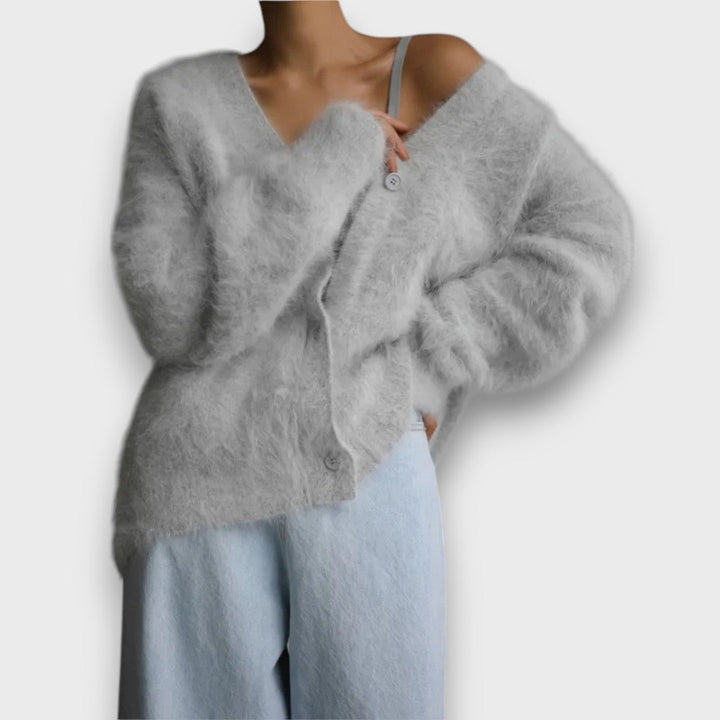 Laria – Cozy Cardigan with Classic Cut
