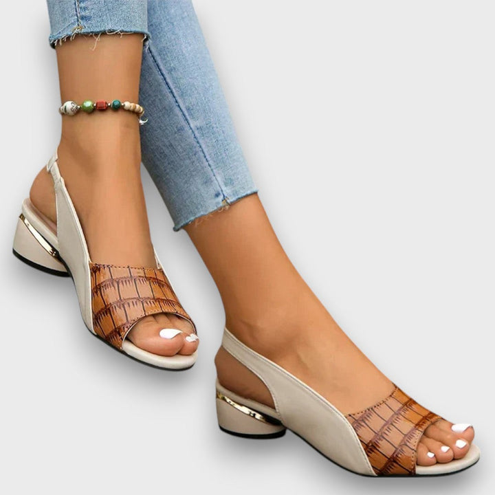 Davinya – Elegant sandals with textured design
