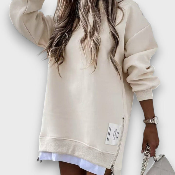 Elory – Oversized Sweater with Zipper Detail