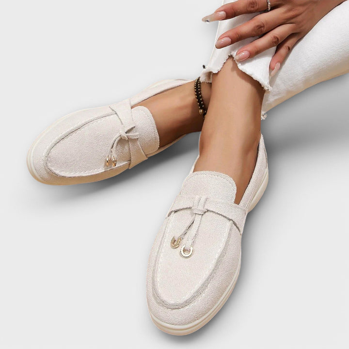 Sarima – Elegant slipper with lacing detail