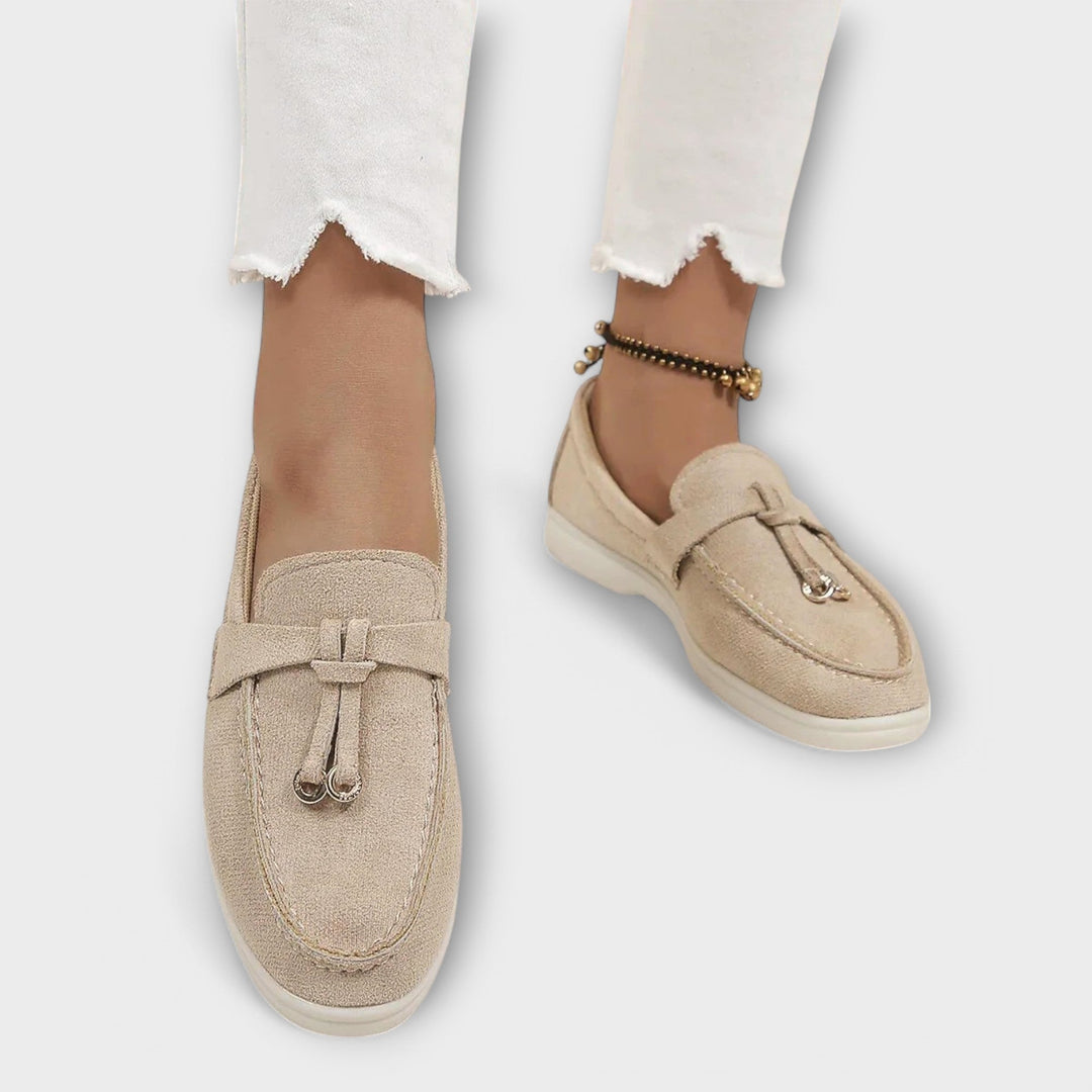 Sarima – Elegant slipper with lacing detail