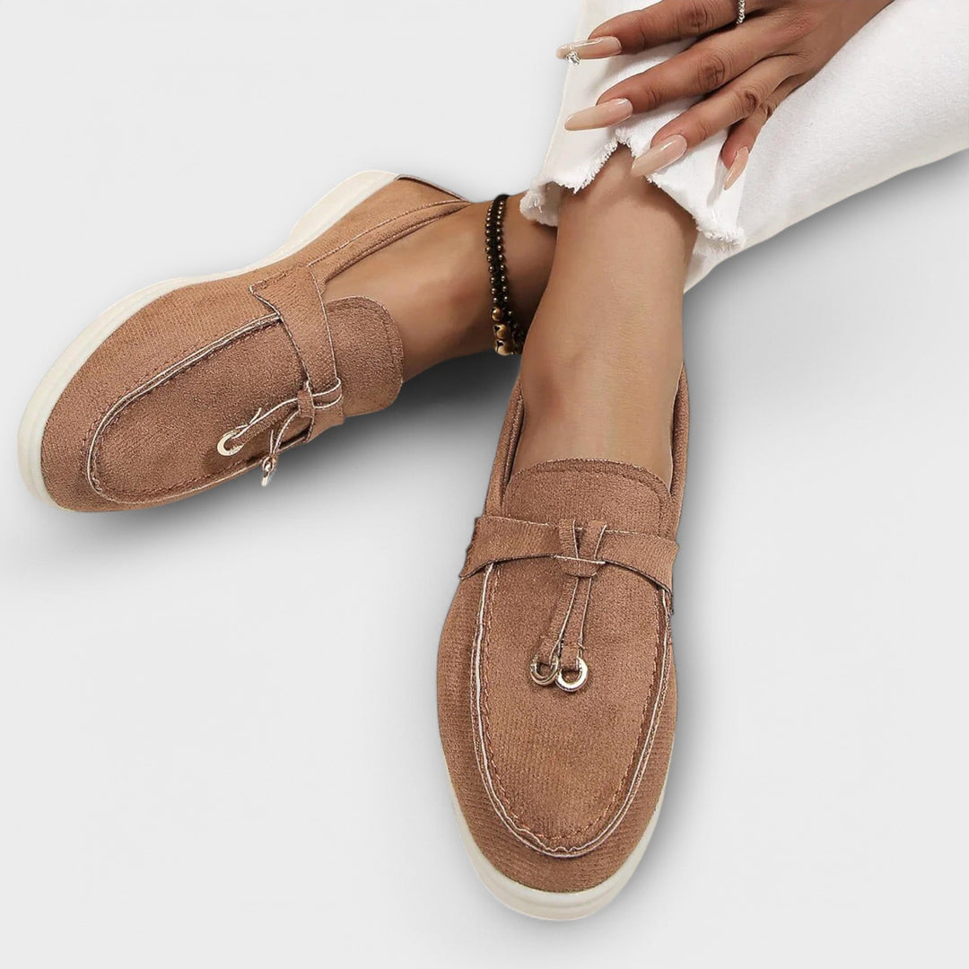 Sarima – Elegant slipper with lacing detail