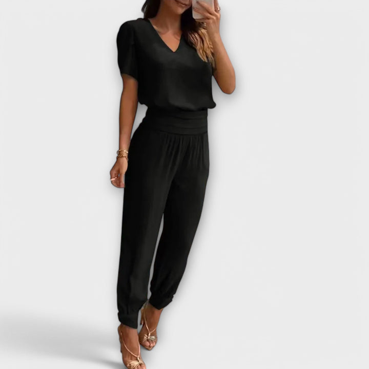 Irmelin – Elegant Set with Top and Pants