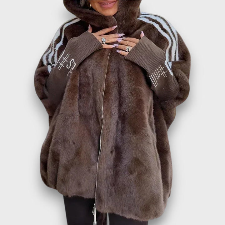 Ainoa – Cozy Zip-Up Hooded Jacket