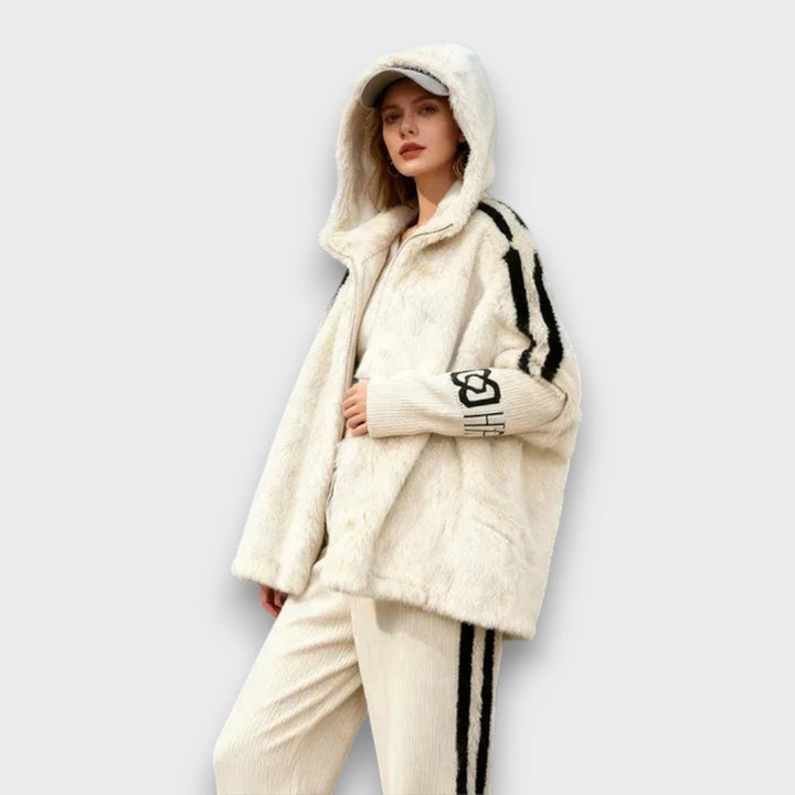 Ainoa – Cozy Zip-Up Hooded Jacket